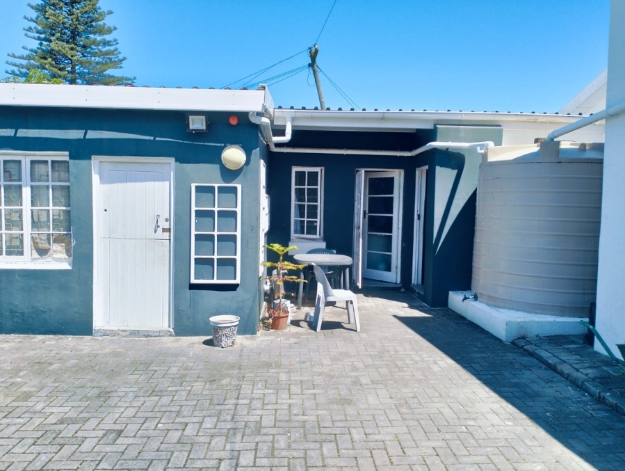 7 Bedroom Property for Sale in Berea Eastern Cape